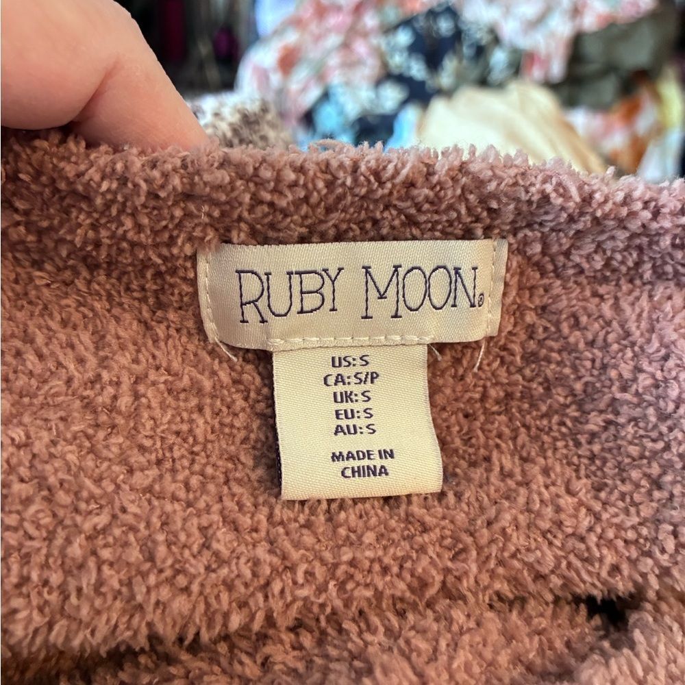 Cocoa Pink fuzzy softest oversized Scandi girl sweater NWOT pure yum - Picture 4 of 5